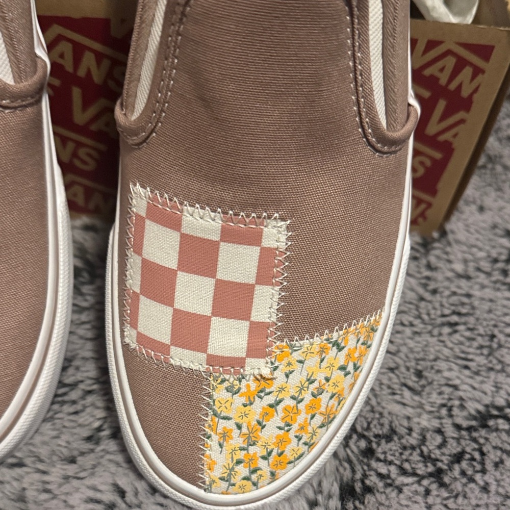 Vans Women Patchwork Slip-On Asher Deluxe Sneakers - Pink and White - Picture 3 of 10